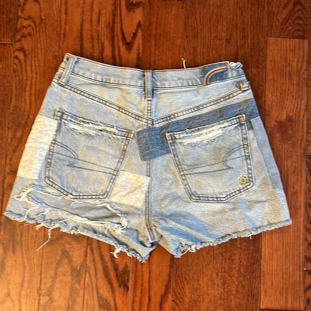 American Eagle Highest Rise Boyfriend Rainbow Patchwork denim short women size 6 - Picture 4 of 8